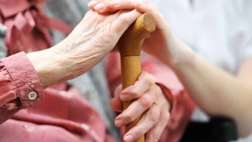elderlycare-myneva_1-560x315